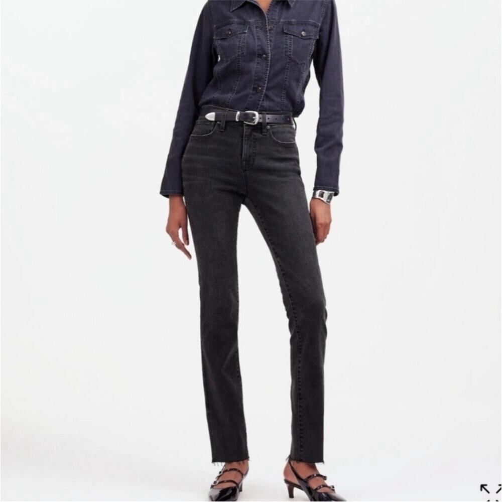 Madewell Faded Black Mid-Rise Stovepipe Raw Hem Slim Straight Leg Jeans 26 NR514